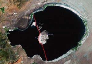 Swimming and hiking route across Mono Lake